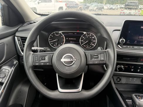 Used 2024 Nissan Rogue S AWD/4WD image 10