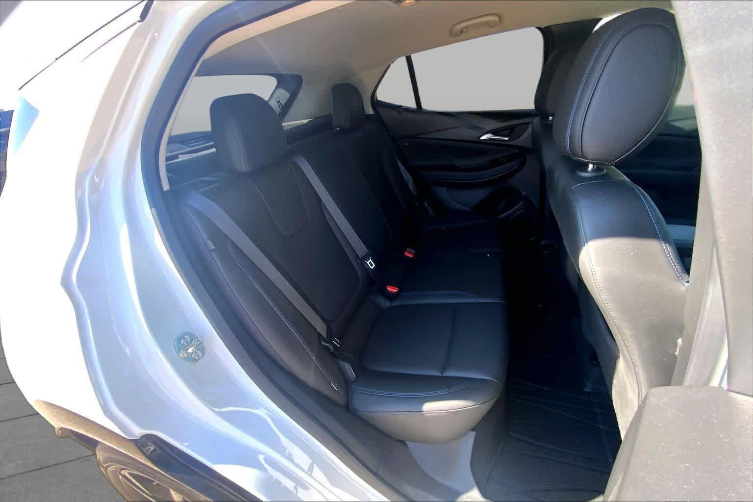 Used 2025 Buick Encore GX Sport Touring w/ Advanced Technology Package FWD image 18