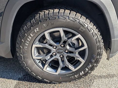 New 2025 Chevrolet Equinox ACTIV w/ Safety and Technology Package image 12