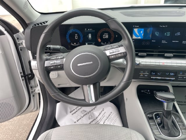 Used 2025 Hyundai Kona SEL FWD image 23