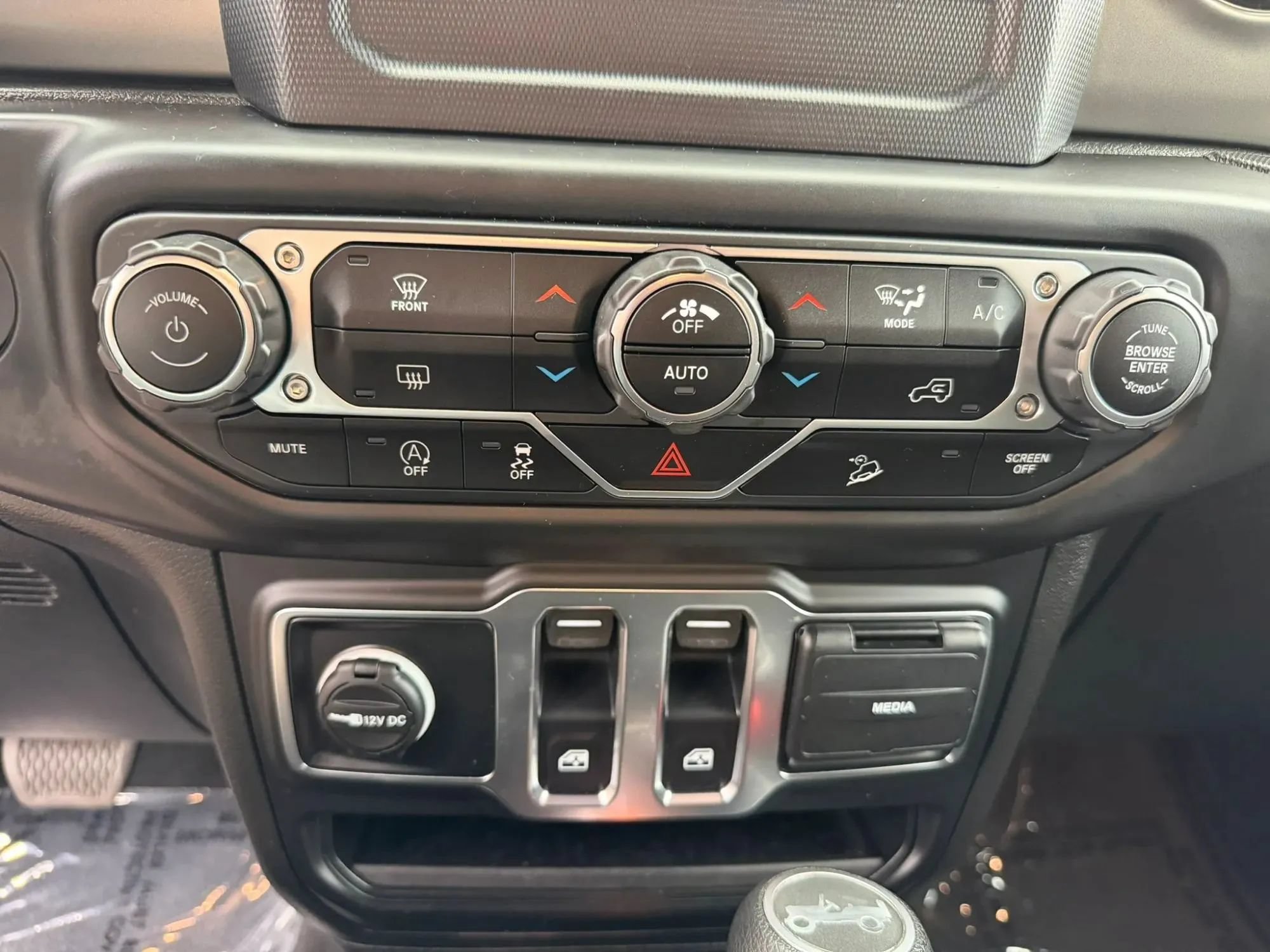 Used 2020 Jeep Wrangler Sport AWD/4WD image 26