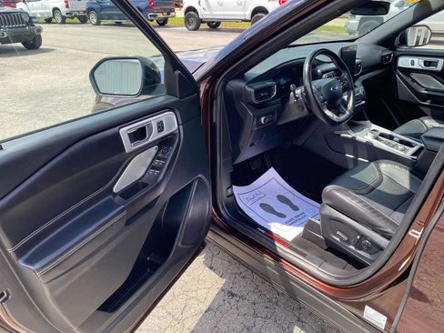 Used 2020 Ford Explorer ST w/ ST Street Pack image 12