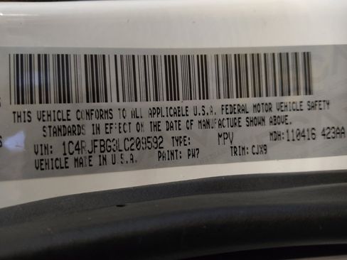 Used 2020 Jeep Grand Cherokee Limited w/ Trailer Tow Group IV image 33