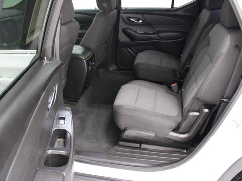 Used 2022 Chevrolet Traverse LT FWD image 29