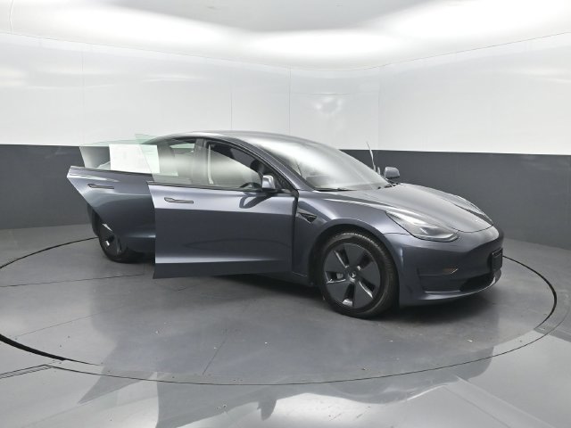 Used 2023 Tesla Model 3 Standard Range RWD image 27