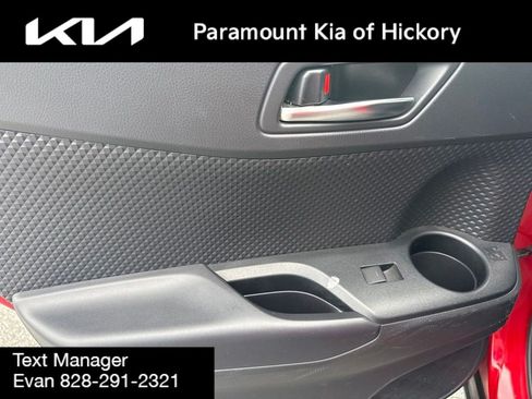 Used 2021 Toyota C-HR XLE FWD image 12