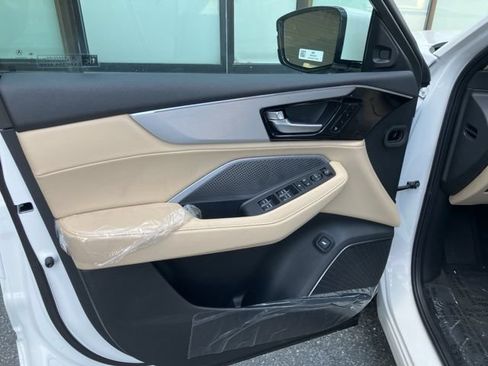 New 2026 Acura MDX SH-AWD image 17