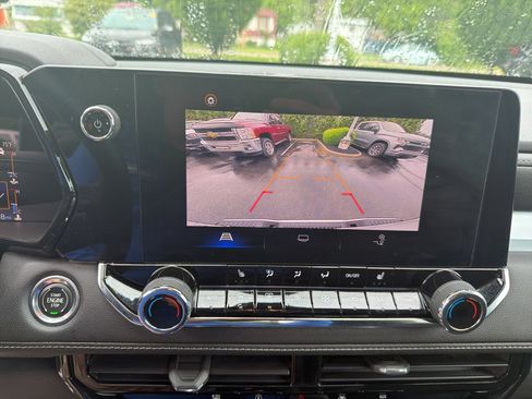 Used 2023 Chevrolet Colorado LT w/ LT Convenience Package II AWD/4WD image 17