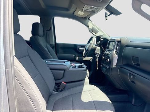 Used 2020 Chevrolet Silverado 1500 Custom w/ Custom Value Package AWD/4WD image 23