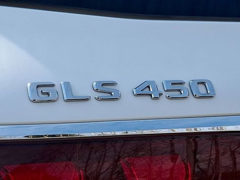 Certified 2025 Mercedes-Benz GLS 450 4MATIC image 32