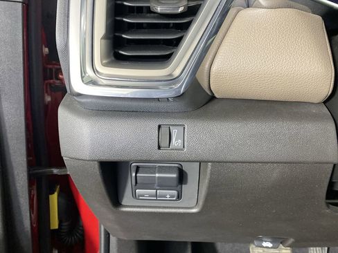 Used 2024 GMC Canyon Denali image 21