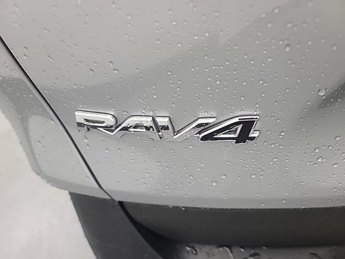 Used 2025 Toyota RAV4 XLE AWD/4WD image 11