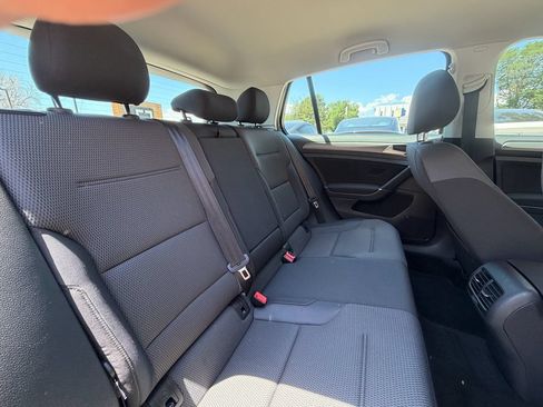 Used 2019 Volkswagen e-Golf SE w/ Driver Assistance Package FWD image 25