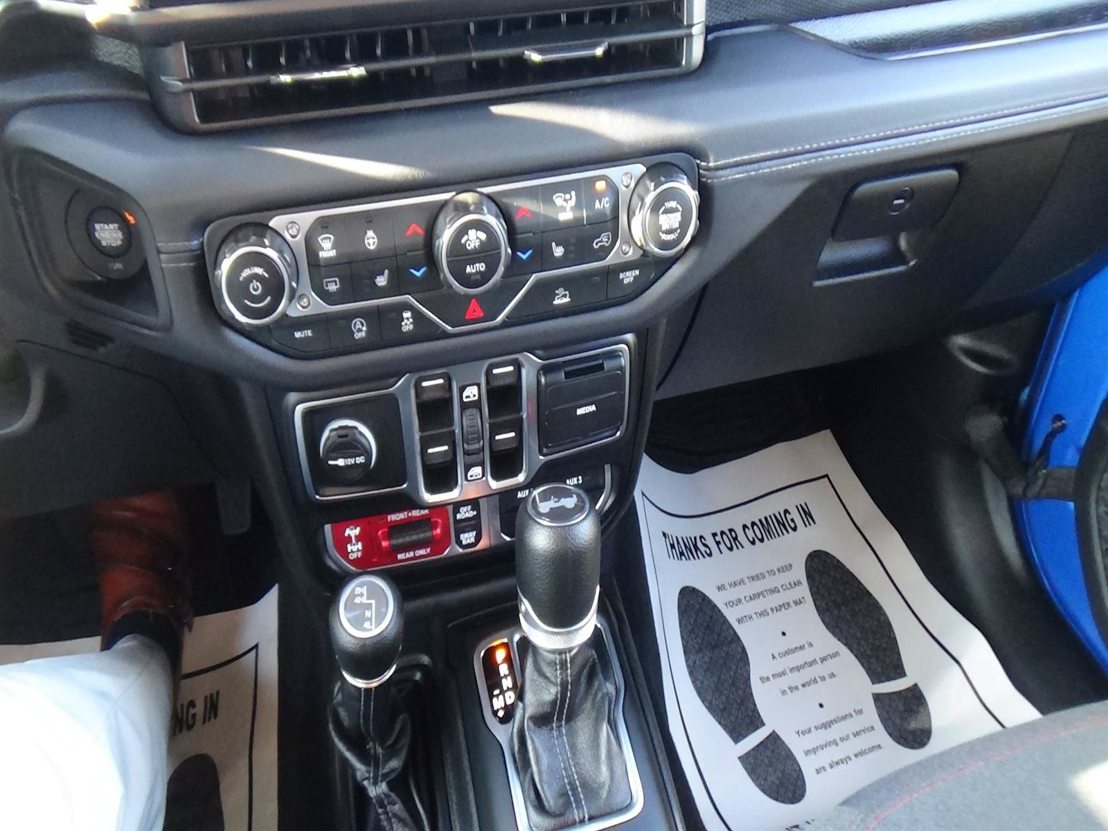 Certified 2025 Jeep Wrangler Unlimited Rubicon w/ Convenience Group AWD/4WD image 25