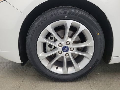 Used 2020 Ford Fusion SE image 31