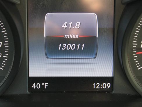 Used 2016 Mercedes-Benz C 300 4MATIC Sedan image 42