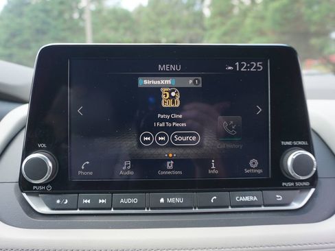Used 2023 Nissan Rogue SL FWD image 10