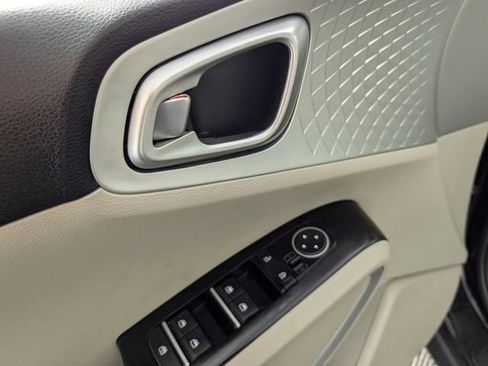 Used 2020 Kia Soul LX image 14