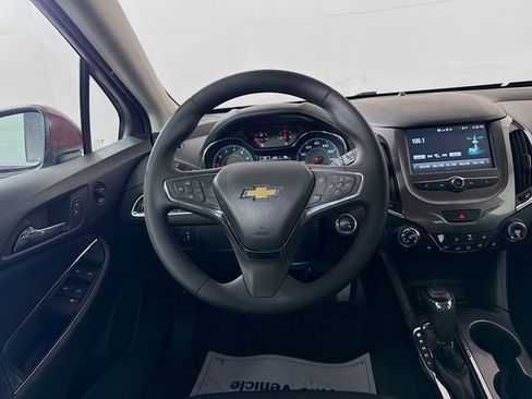 Used 2017 Chevrolet Cruze LT w/ Convenience Package FWD image 24