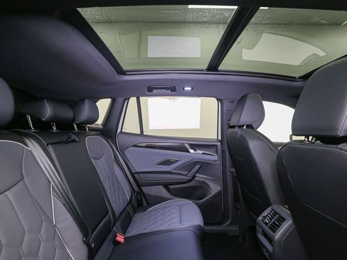 New 2026 Volkswagen Tiguan SEL R-Line AWD/4WD image 18