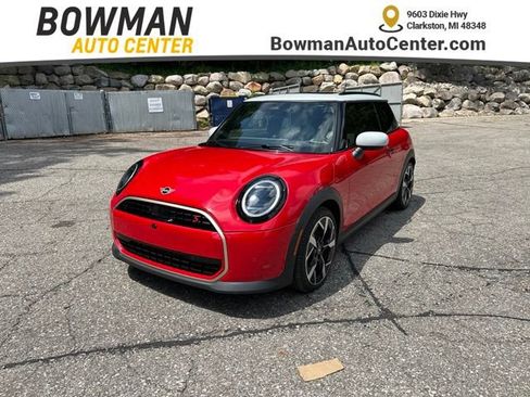 Used 2025 MINI Cooper S FWD image 1