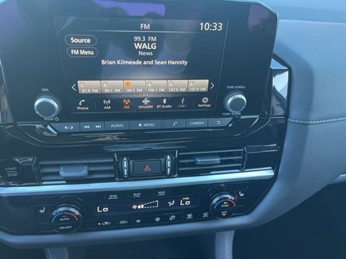 New 2025 Nissan Pathfinder SV image 16