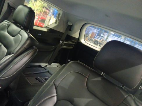 Used 2022 Jeep Grand Cherokee L Limited AWD/4WD image 8