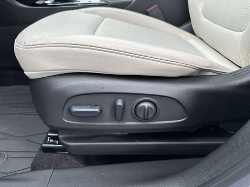 Used 2023 Buick Encore GX Select w/ Safety Package II AWD/4WD image 12