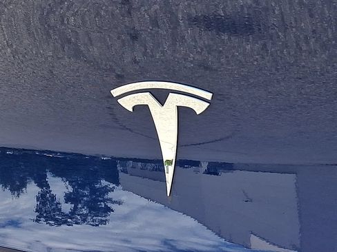 Used 2022 Tesla Model Y Long Range AWD/4WD image 32
