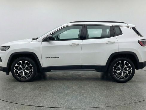 Used 2025 Jeep Compass Limited image 5