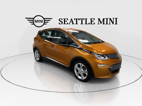 Used 2017 Chevrolet Bolt LT FWD image 2
