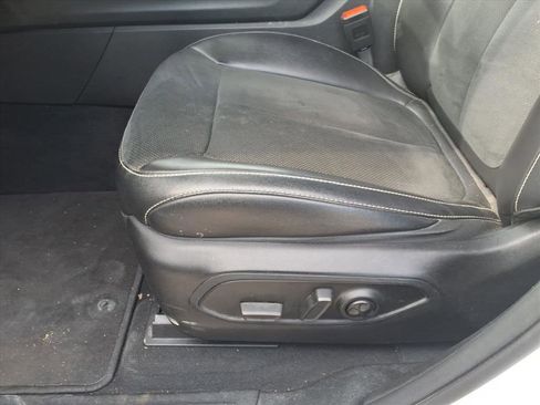 Used 2023 Jeep Grand Cherokee L Laredo image 16