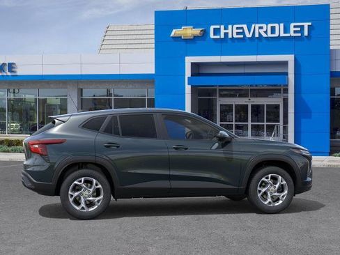 New 2026 Chevrolet Trax LS w/ LS Convenience Package FWD image 5