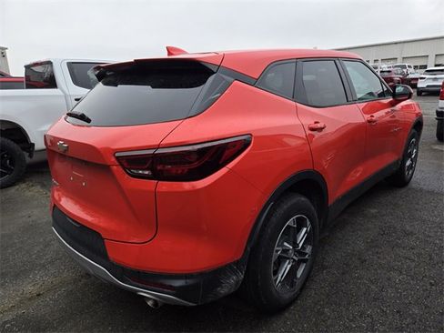 Used 2025 Chevrolet Blazer LT image 4