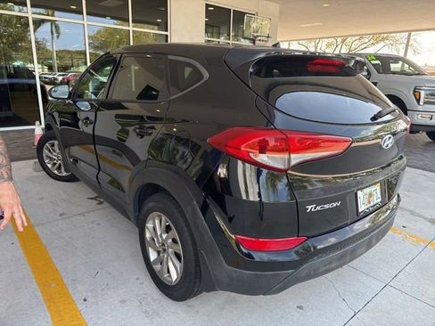 Used 2018 Hyundai Tucson SE image 3