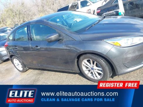 Used 2018 Ford Focus SE image 25