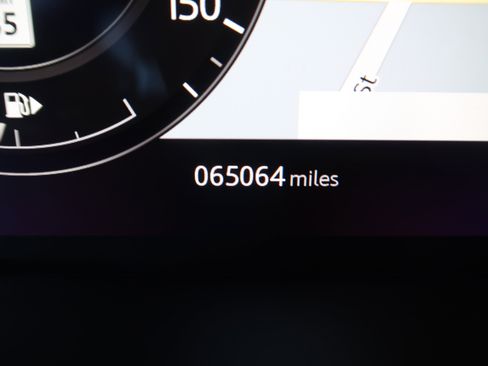 Used 2018 Land Rover Range Rover Sport SE image 31