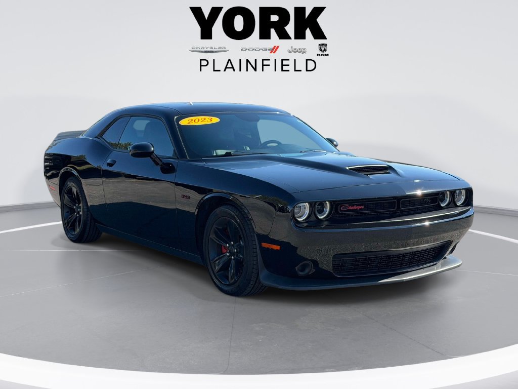 Used 2023 Dodge Challenger R/T w/ Blacktop Package RWD image 3