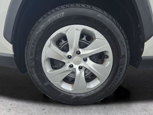 Used 2020 Toyota RAV4 LE w/ All Weather Liner Package FWD image 28