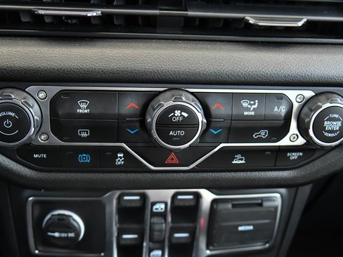 Used 2024 Jeep Wrangler Willys image 26