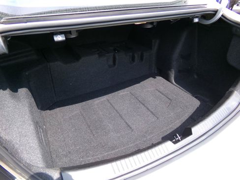 Used 2018 Chevrolet Malibu Hybrid FWD image 29