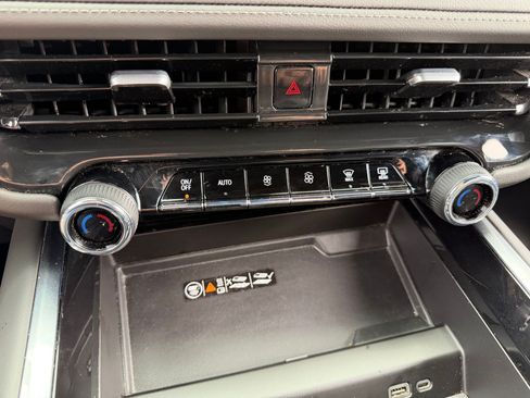 Used 2025 Chevrolet Tahoe LT RWD image 24