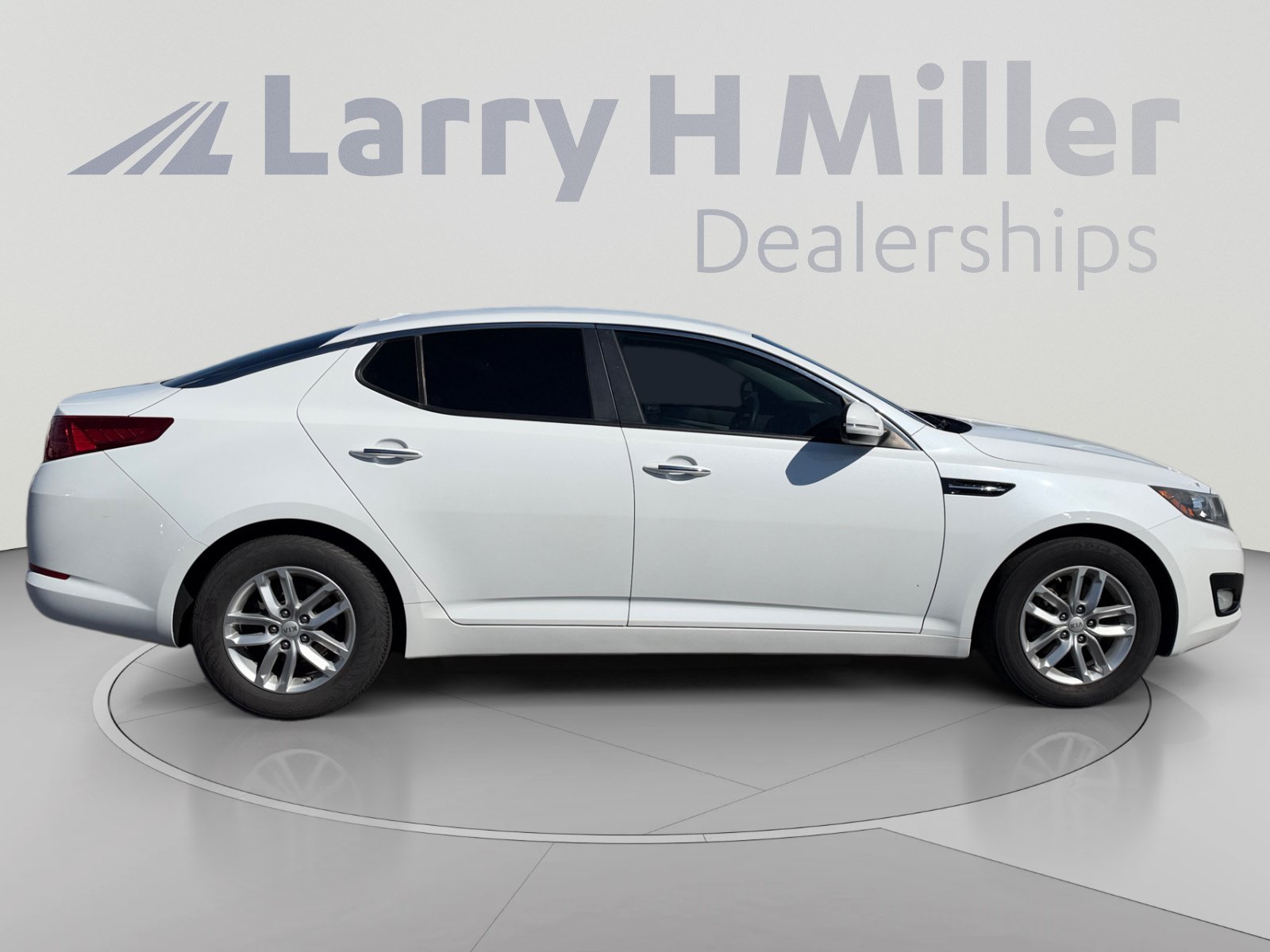 Used 2013 Kia Optima LX FWD image 6