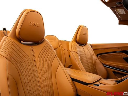 Used 2019 Aston Martin DB11 Volante RWD image 37