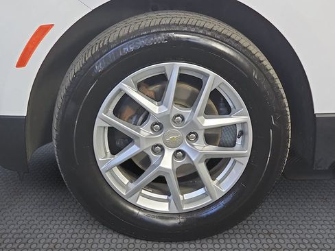 Used 2022 Chevrolet Equinox LT AWD/4WD image 10