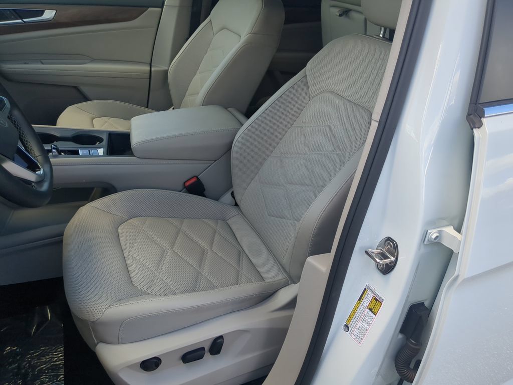 Certified 2024 Volkswagen Atlas SE FWD image 20