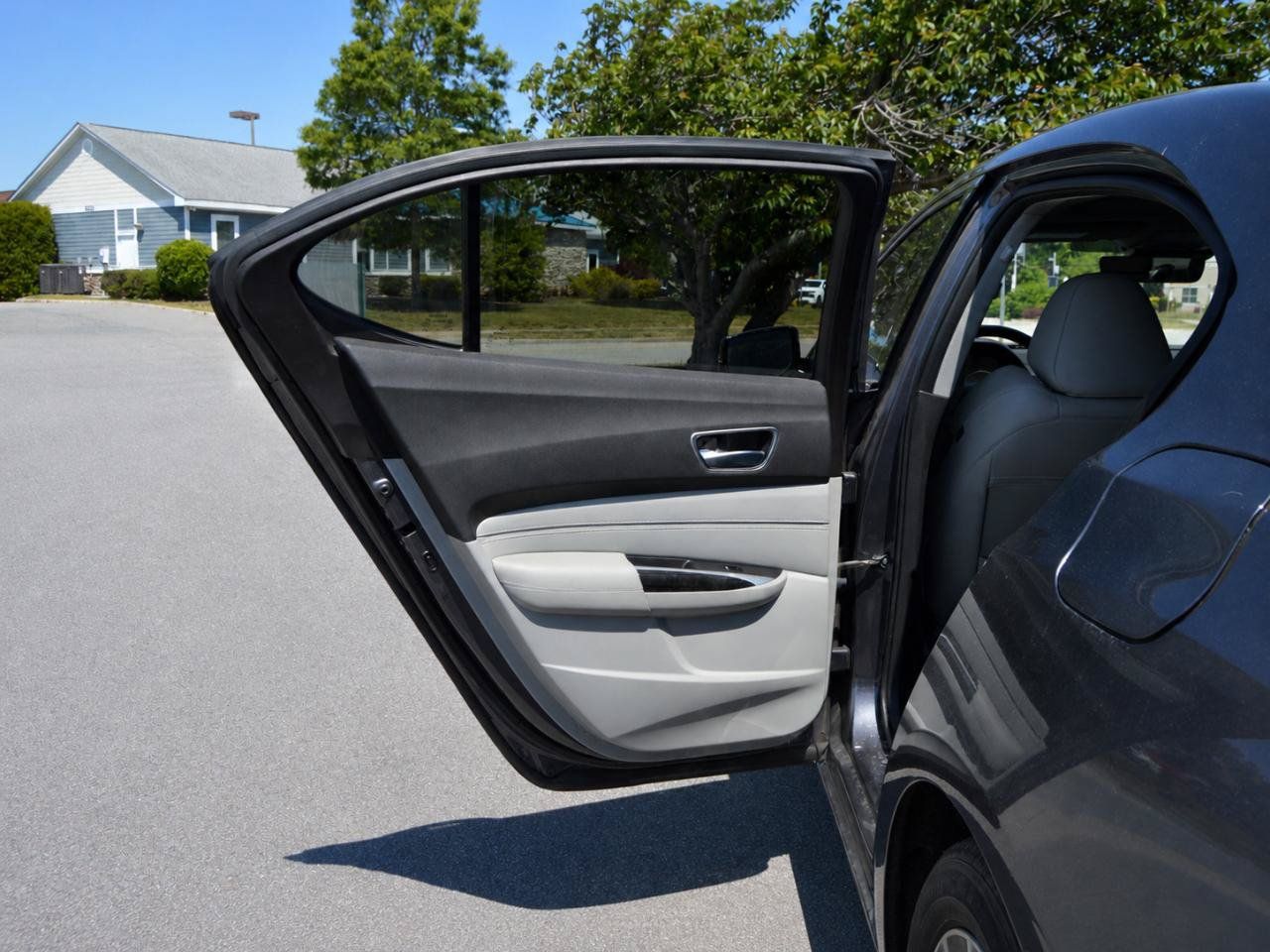 Used 2018 Acura TLX FWD image 16