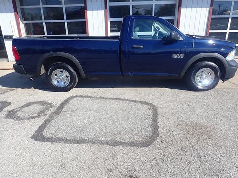 Used 2017 RAM 1500 ST RWD image 17