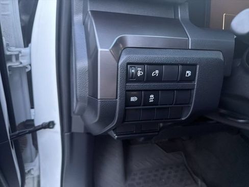 Certified 2025 Toyota 4Runner SR5 AWD/4WD image 11