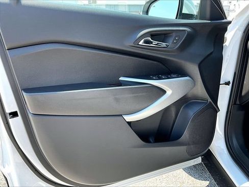 New 2026 Chevrolet Trax LS w/ LS Convenience Package FWD image 23
